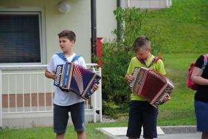Druženje otrok s stanovalci Centra starejših 11